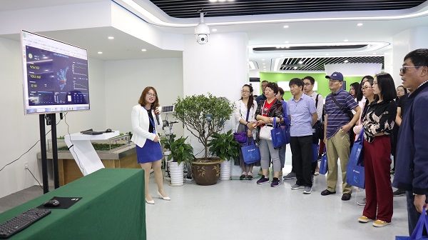 培训班听取芭乐视频APP下载IOS下载网站业务人员讲解产供销一体化模式 培训班听取芭乐视频APP下载IOS下载网站业务人员讲解产供销一体化模式