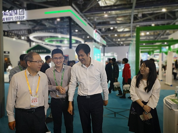 蔡元杰总农艺师对芭乐视频APP下载IOS下载网站寄予厚望 蔡元杰总农艺师对芭乐视频APP下载IOS下载网站寄予厚望