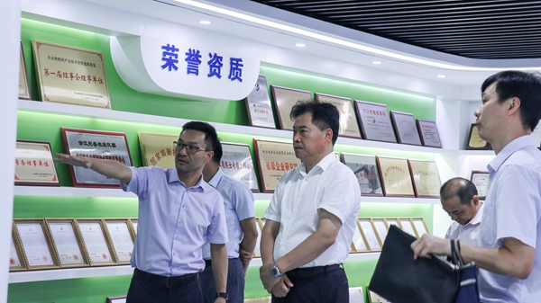 浙江省农业农村厅副厅长唐冬寿一行莅临芭乐视频APP下载IOS下载网站调研 浙江省农业农村厅副厅长唐冬寿一行莅临芭乐视频APP下载IOS下载网站调研