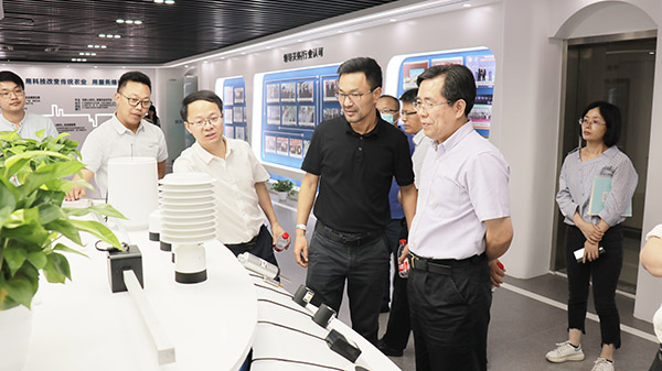 应义斌教授一行参观芭乐视频APP下载IOS下载网站数字三农展厅 应义斌教授一行参观芭乐视频APP下载IOS下载网站数字三农展厅